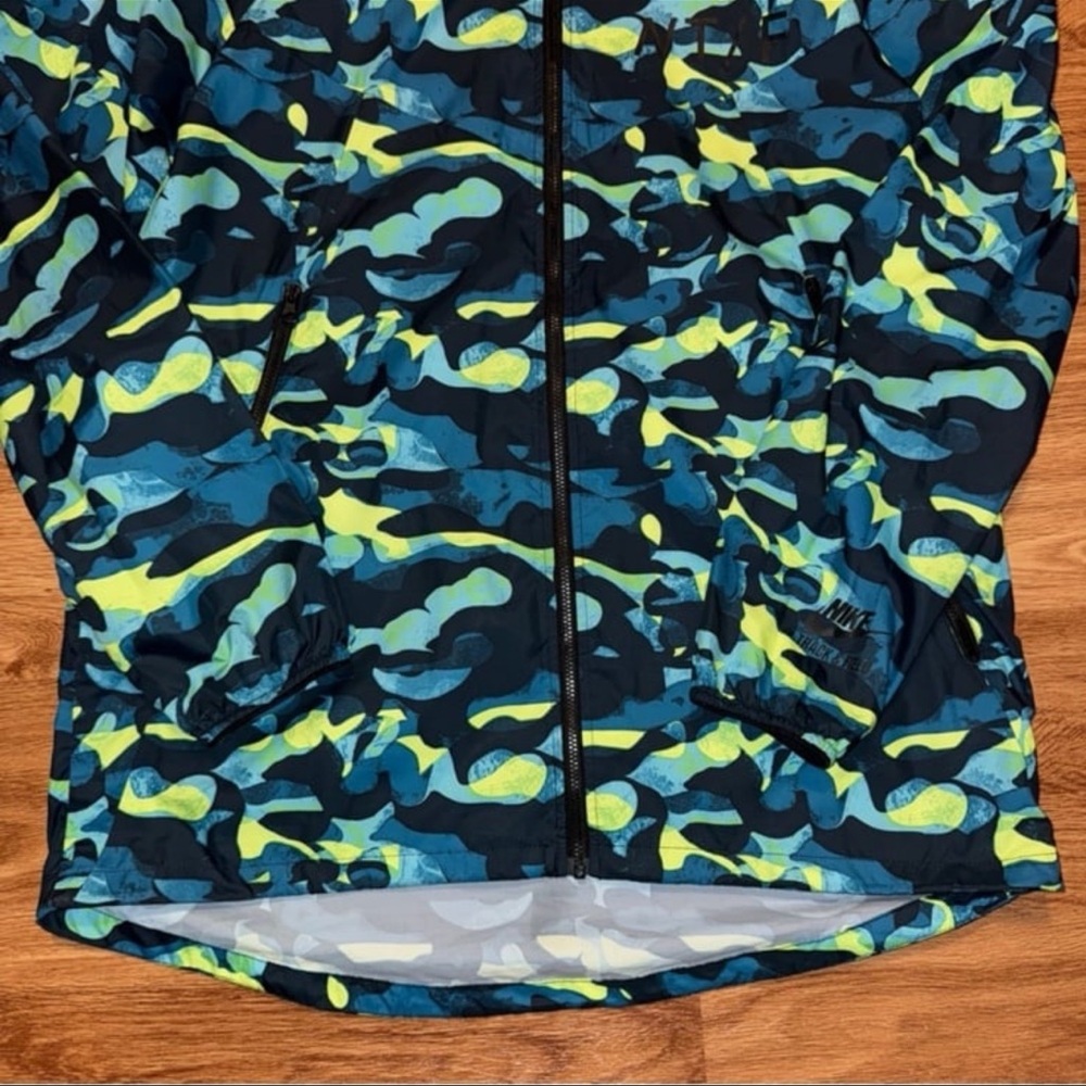 NIKE T/F Windrunner’s Women’s Jacket - Picture 5 of 11
